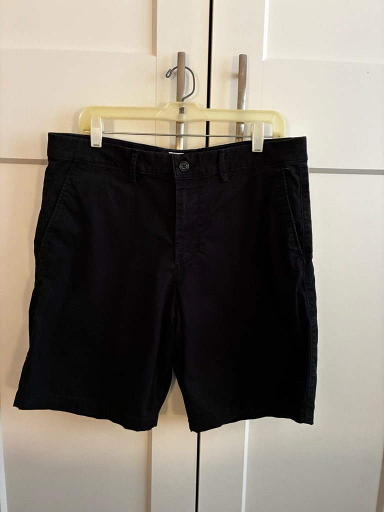 Men's Gap Black Essential Khaki Short